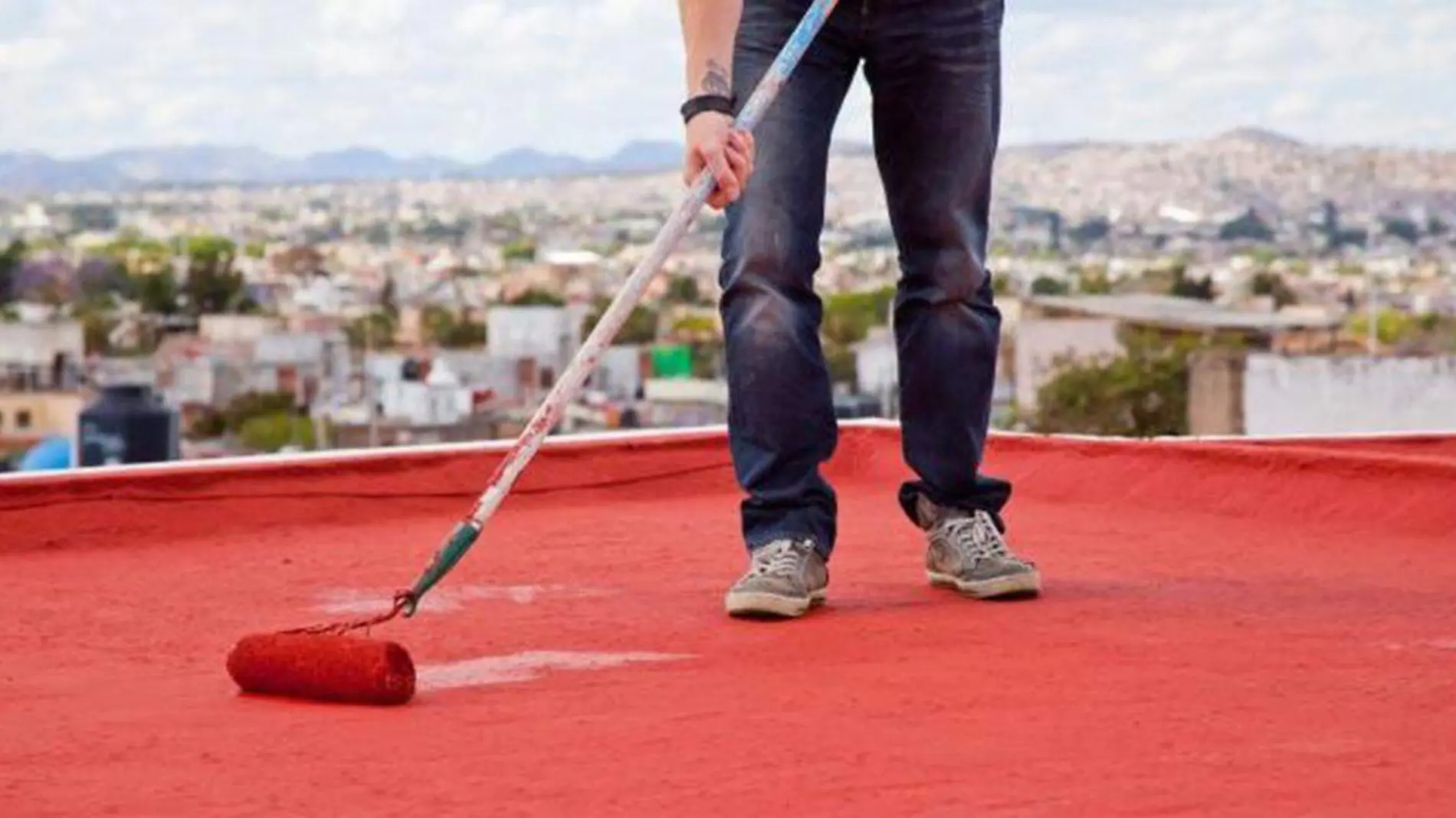 Si tienes en mente realizar algunas reparaciones en tu hogar como impermeabilizarla para evitar daños en esta temporada de lluvias, el Infonavit cuenta con algunas opciones como el Mejoravit